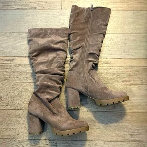 Brown boots size 9